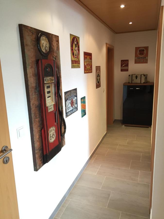 Alte Tankstelle Apartman Strassenhaus Kültér fotó